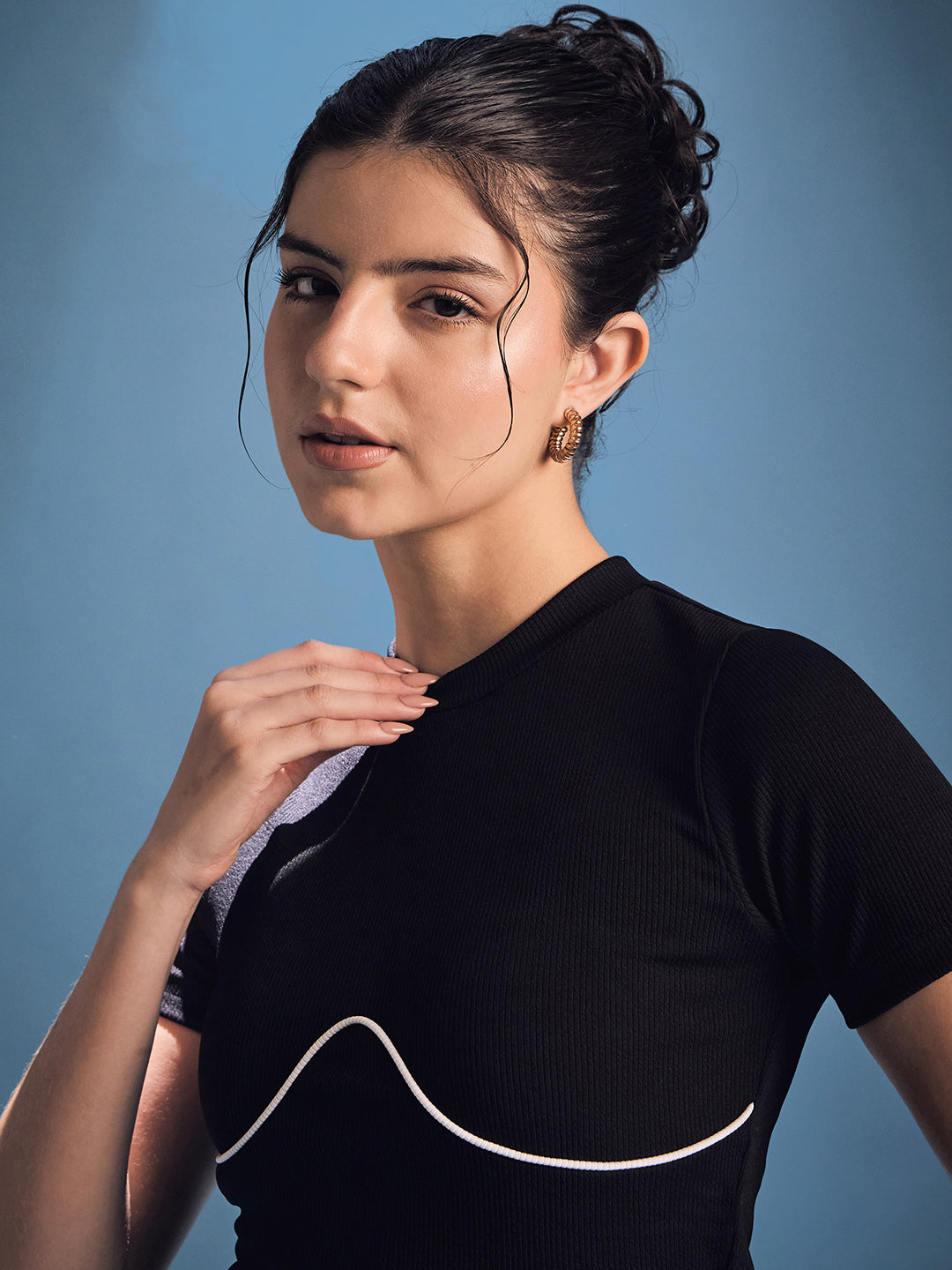 Stretchable Contrast Piping Rib-knit Top