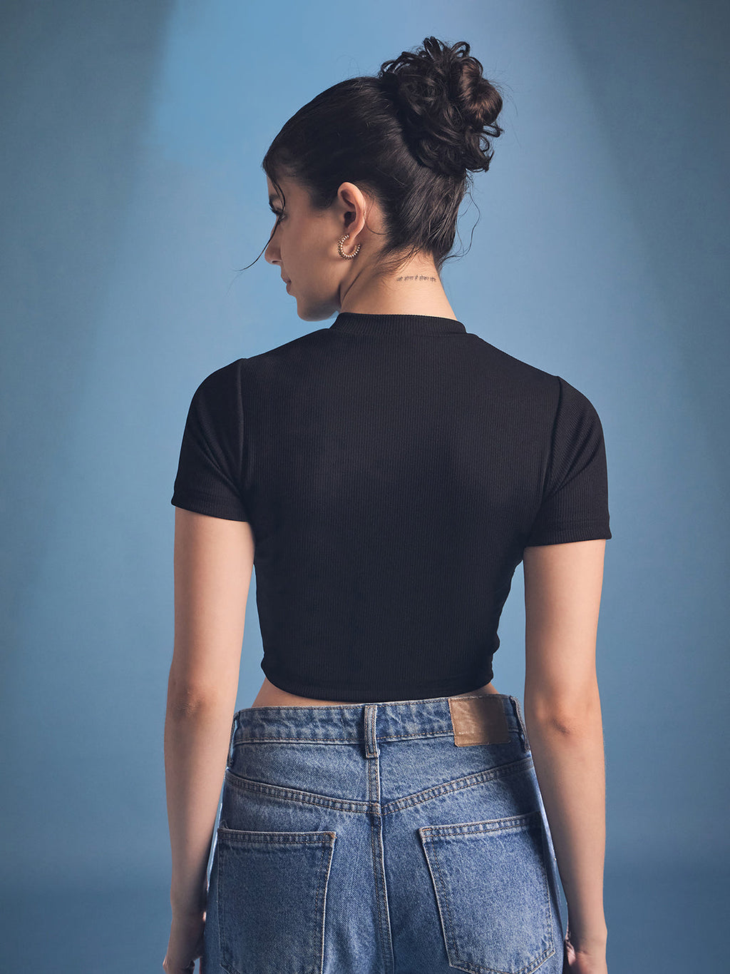 Stretchable Contrast Piping Rib-knit Top