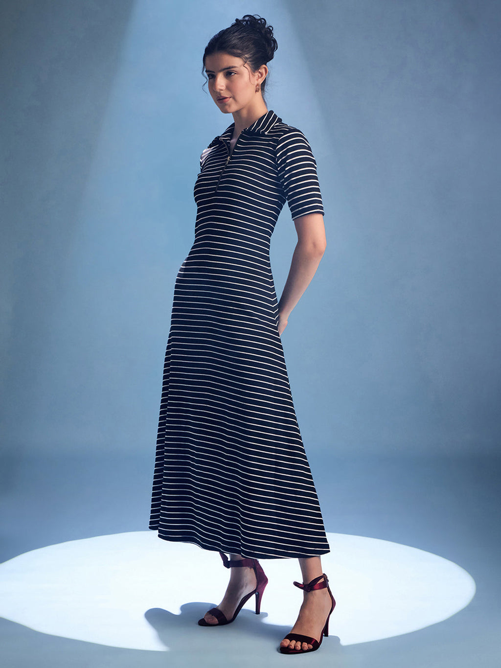 Stretchable Front Zip-up Midi Dress