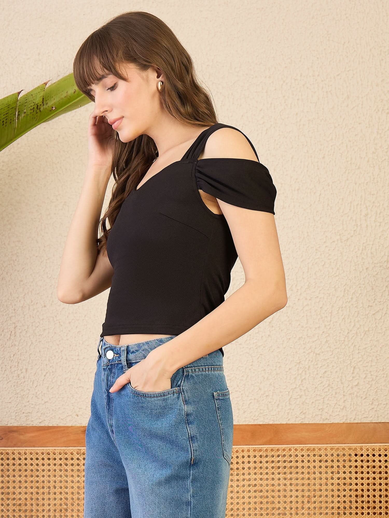 Stretchable Cold Shoulder Fitted Top