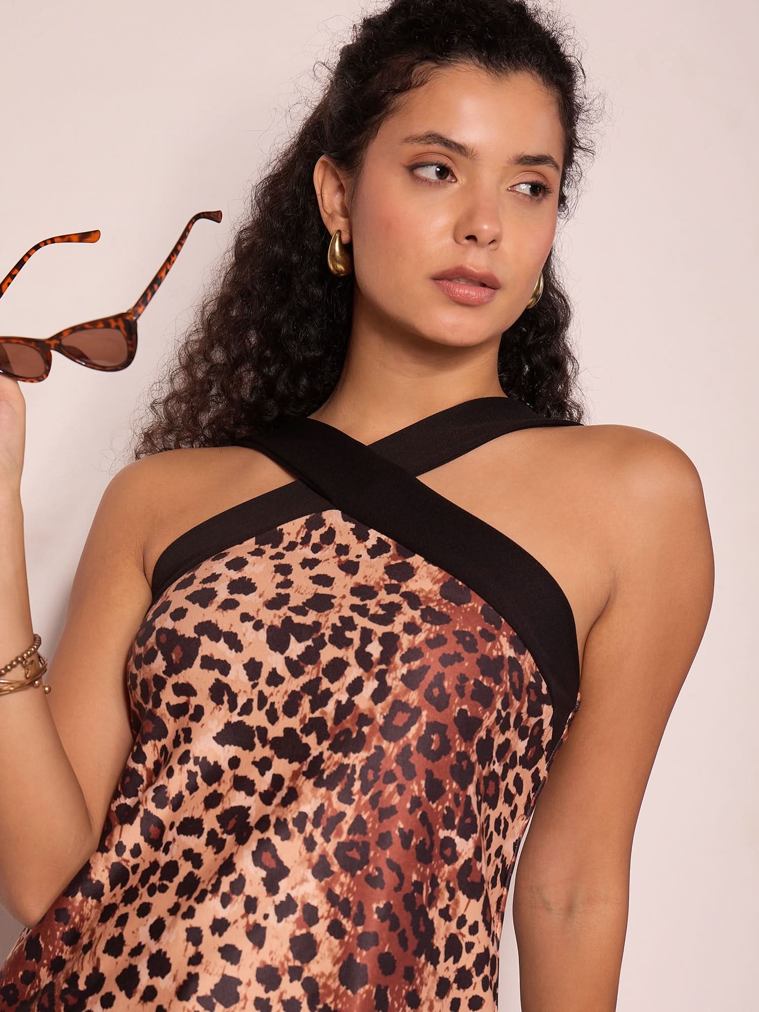 Stretchable Criss Cross Cutout Top