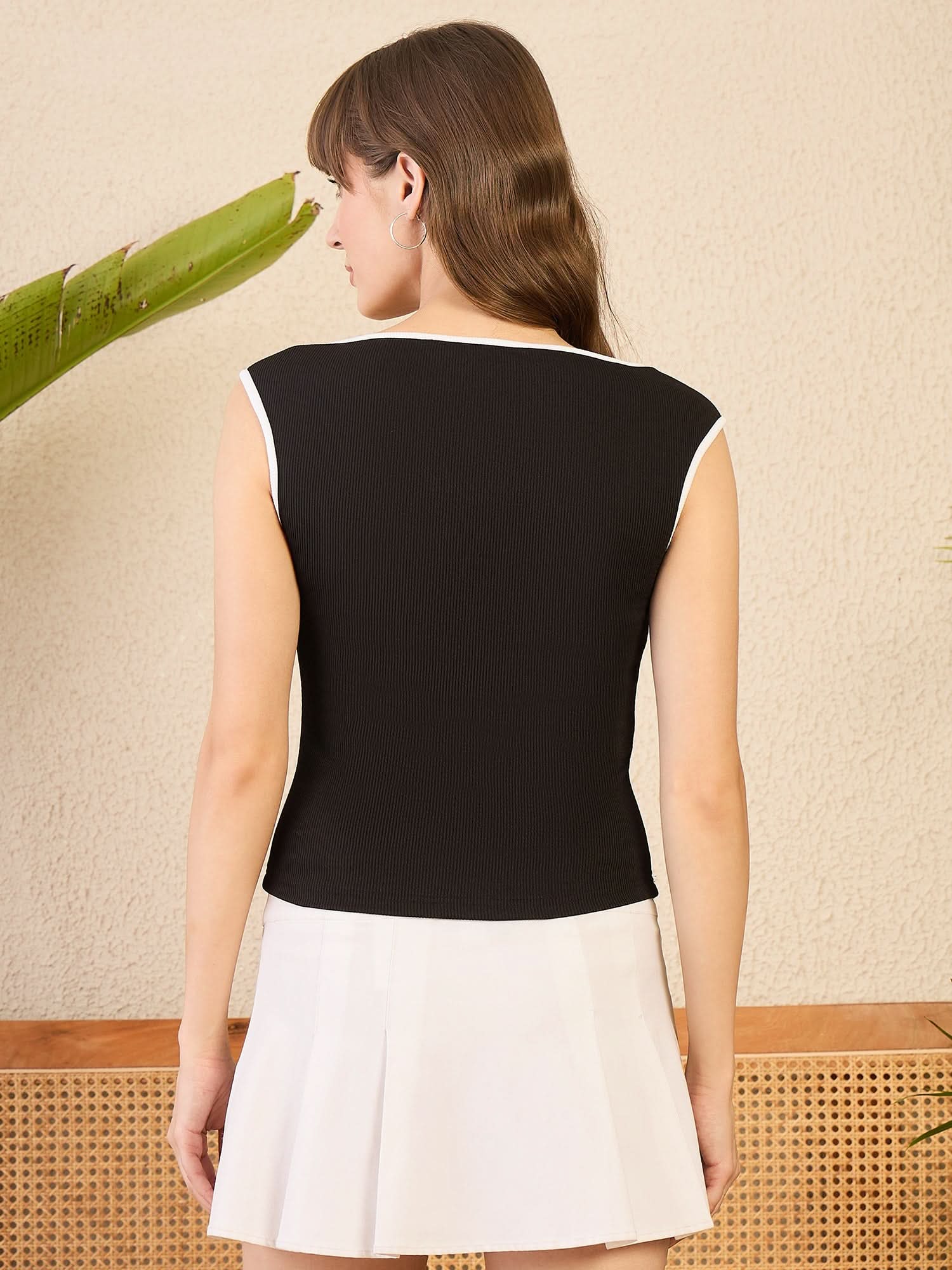 Stretchable Contrast Edge Ribbed Top