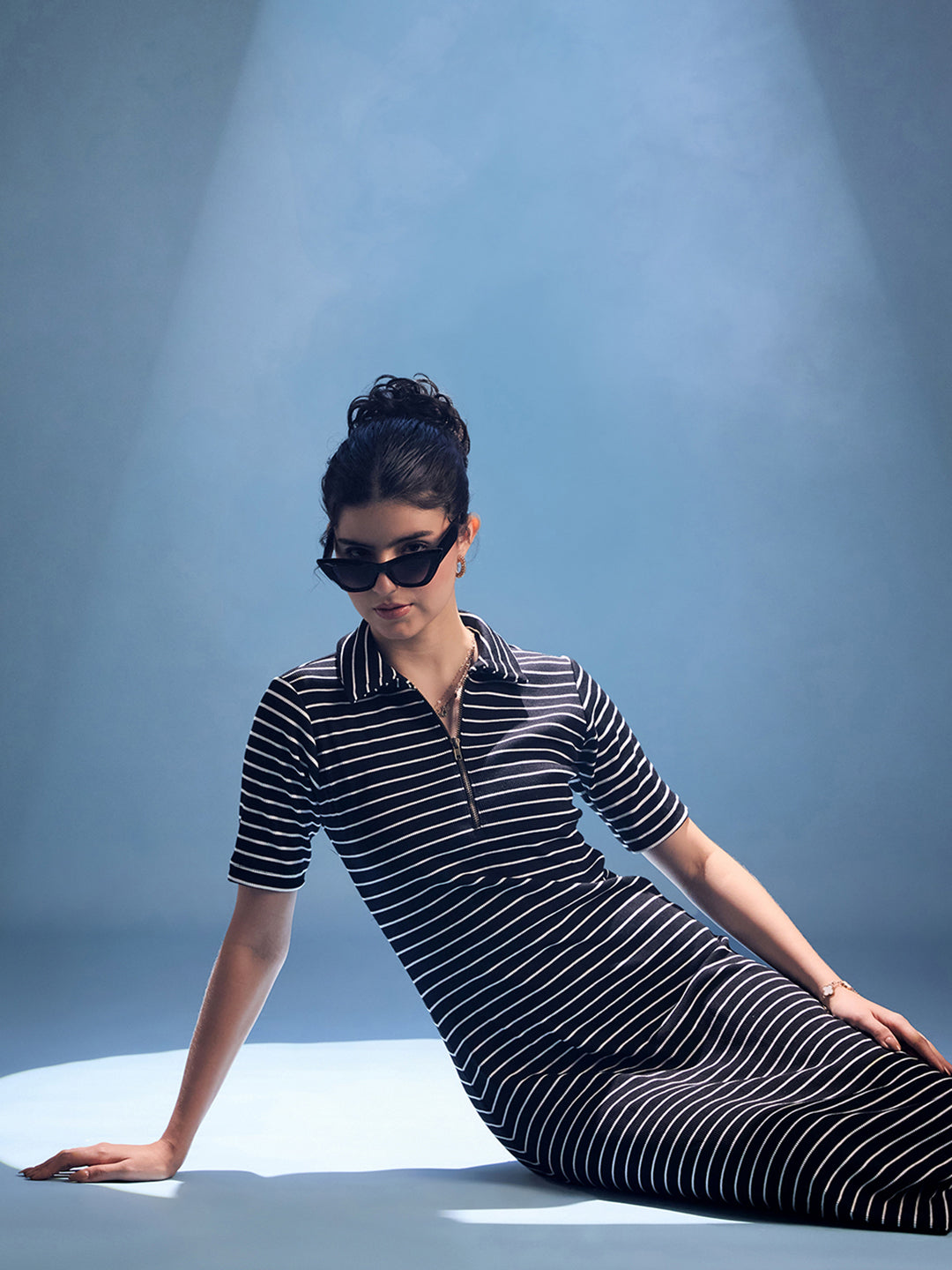 Stretchable Front Zip-up Midi Dress