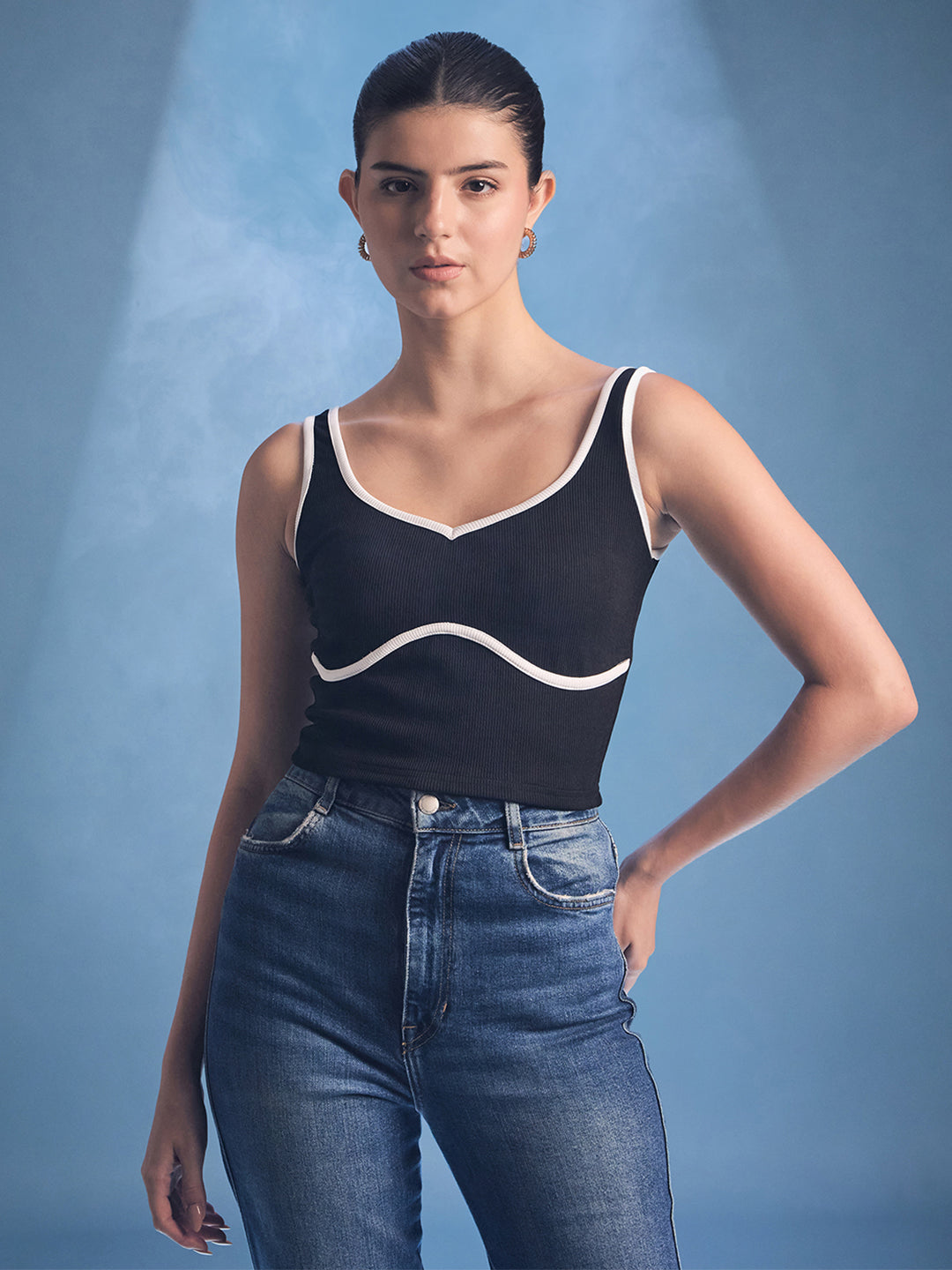 Stretchable Contrast Bordered Ribbed Crop Top